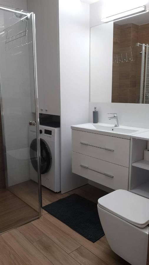 Apartament Zalesie Z Tarasem Lubiń Exteriör bild