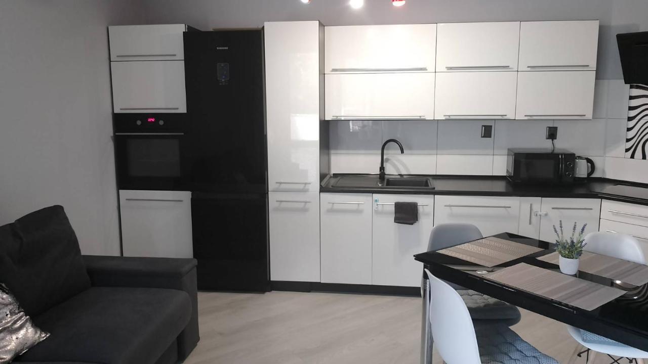 Apartament Zalesie Z Tarasem Lubiń Exteriör bild